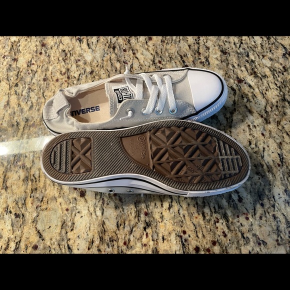 Brand new converse - Picture 2 of 5